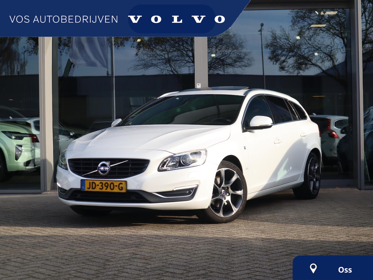 Volvo V60 - 1.5 T3 Ocean Race | Volledig dealeronderhouden| Schuif-/ kanteldak| Afneembare trekhaak| V - AutoWereld.nl