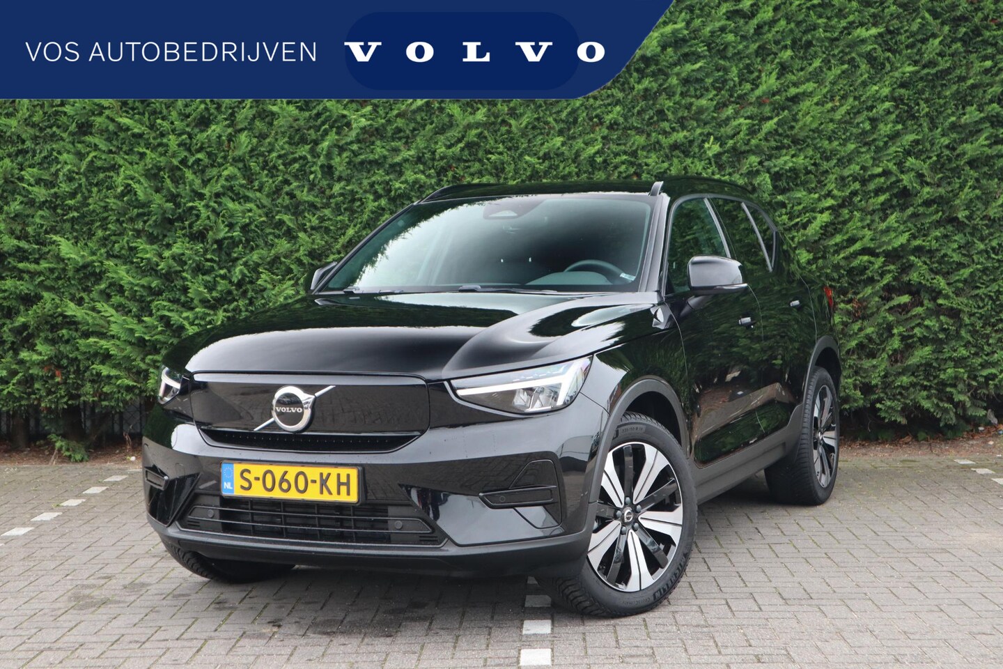 Volvo XC40 - Recharge Core 70 kWh l Verwarmbare Voorstoelen l Stuurwielverwarming l Warmtepomp - AutoWereld.nl