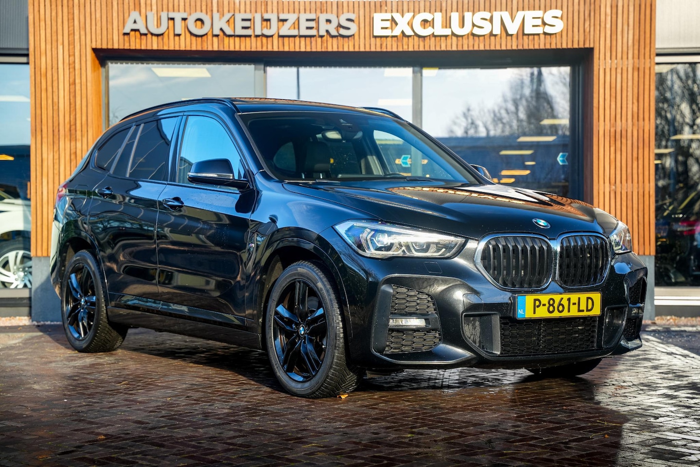 BMW X1 - xDrive20d M Pakket Panodak Leer HUD Cruise Navi Stoelverw. - AutoWereld.nl
