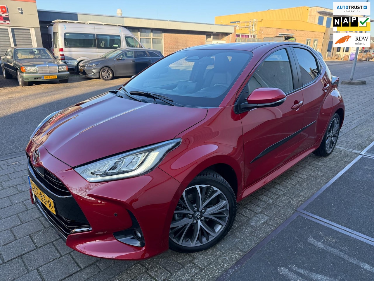 Toyota Yaris - 1.5 HYBRID 2024 176PK EXECUTIVE SPORT ACC LED AUT LANE-ASSIST LUXE - AutoWereld.nl