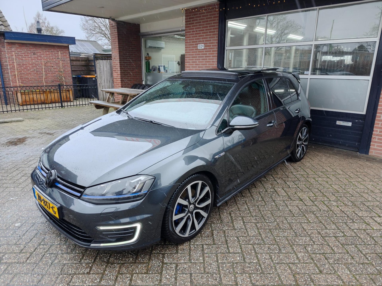 Volkswagen Golf - 1.4 TSI GTE 1.4 TSI GTE, Panorama, Leer, Camera, PDC, NAP - AutoWereld.nl