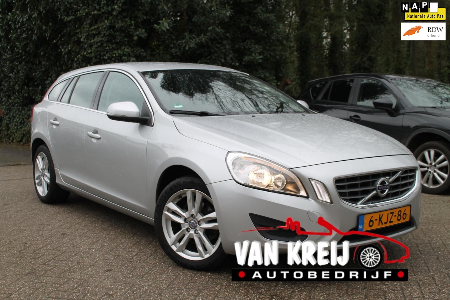 Volvo V60 - 1.6 T3 Momentum 1.6 T3 Momentum, Automaat, Airco, Navi, Nap. - AutoWereld.nl