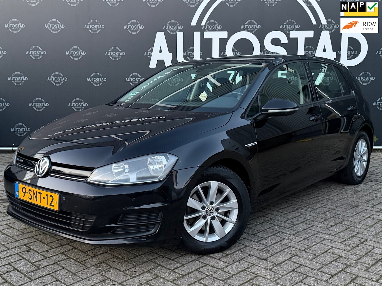 Volkswagen Golf - 1.6 TDI Comfortline BlueMotion NL-Auto/NAP/Airco/Navi/APK - AutoWereld.nl