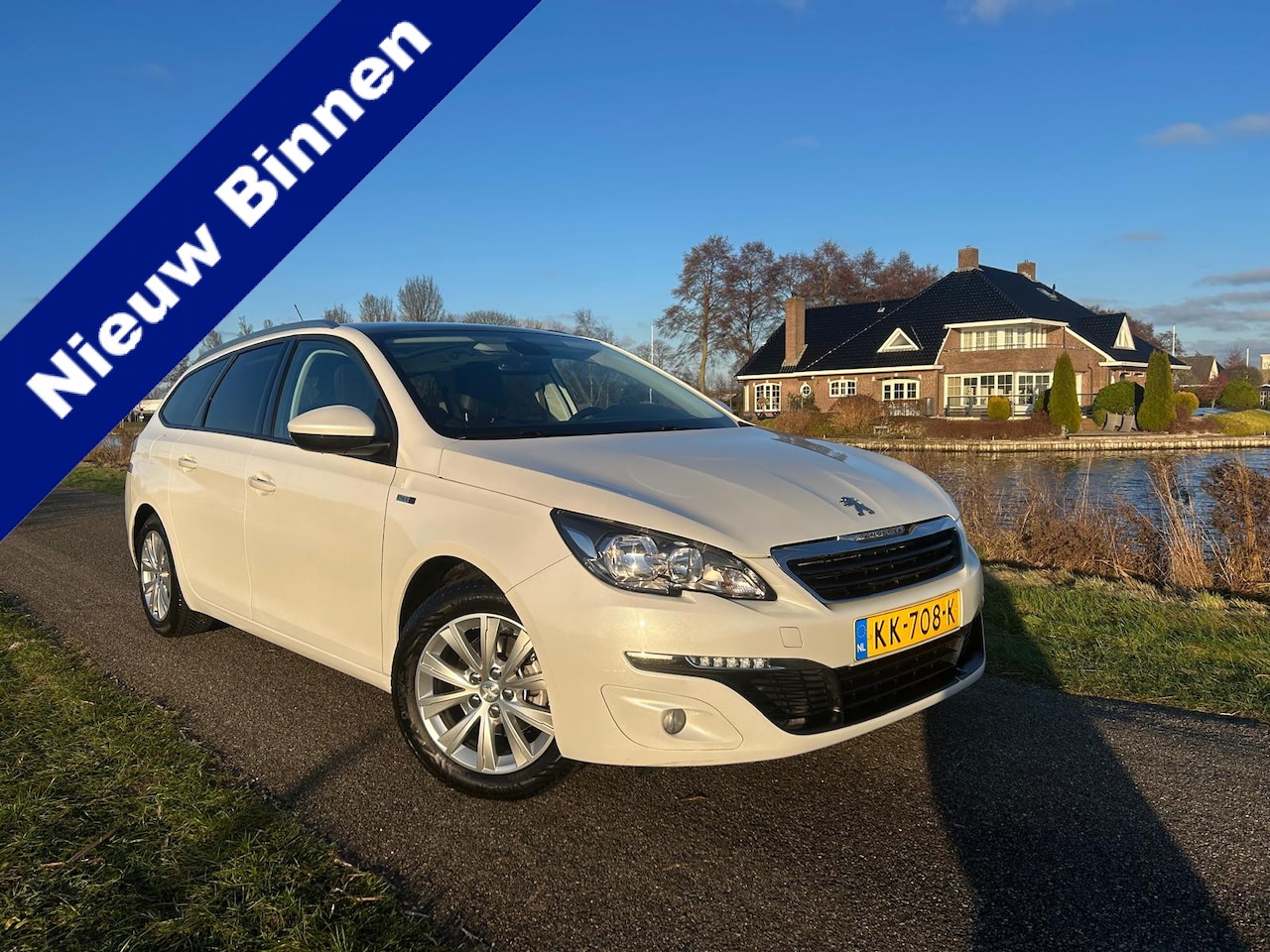Peugeot 308 SW - 1.2 PureTech Style Leer / Pano / Wit Metallic / Trekhaak - AutoWereld.nl