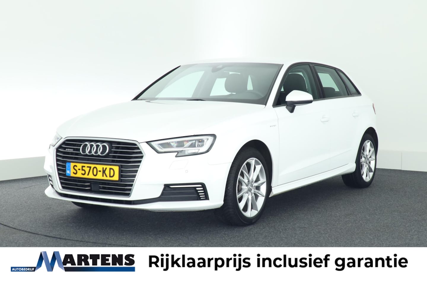 Audi A3 Sportback - 1.4 e-tron 204pk Sport Pro Line plus Stoelverwarming Keyless Adaptive Cruise Led Navigatie - AutoWereld.nl
