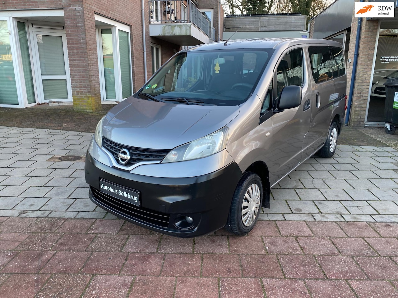 Nissan Evalia - nissan nv 200 1.6 Acenta 7persoons airco el ramen 102341 km - AutoWereld.nl