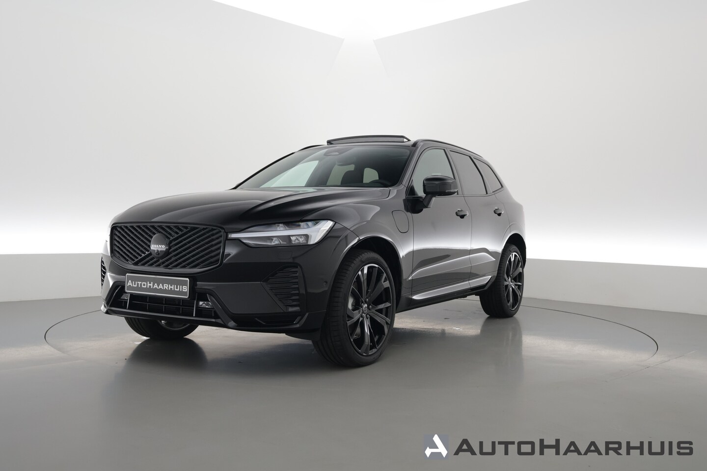 Volvo XC60 - 2.0 T6 Plug-in hybrid AWD Plus Black Edition | Pano | 360Cam | Stoel- Stuurverw. | Memory - AutoWereld.nl