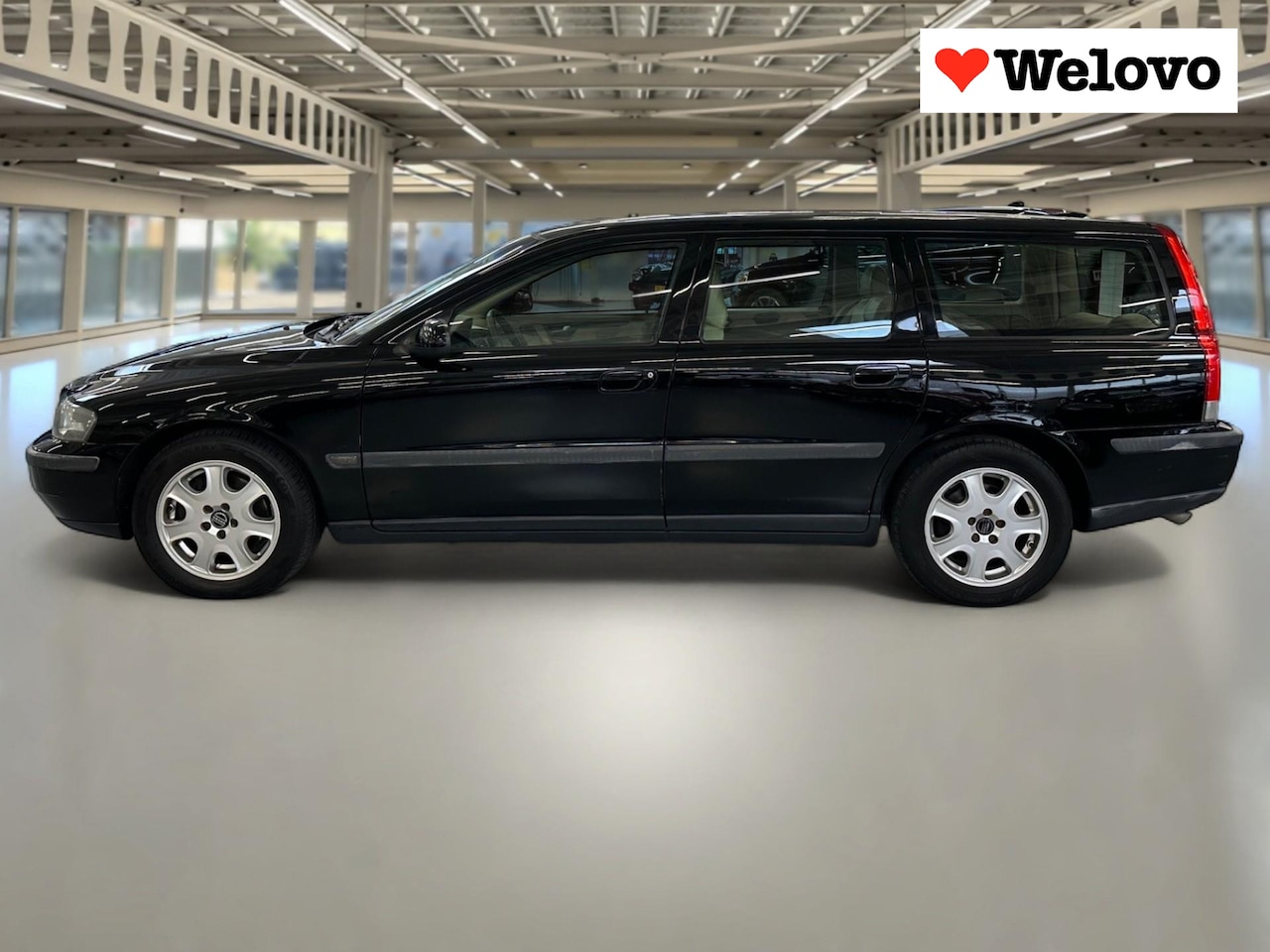 Volvo V70 - 2.3 T-5 Comfort Line Blijvend Youngtimer ! Incl. BTW, Rijklaar+garantie, leder, automaat.. - AutoWereld.nl