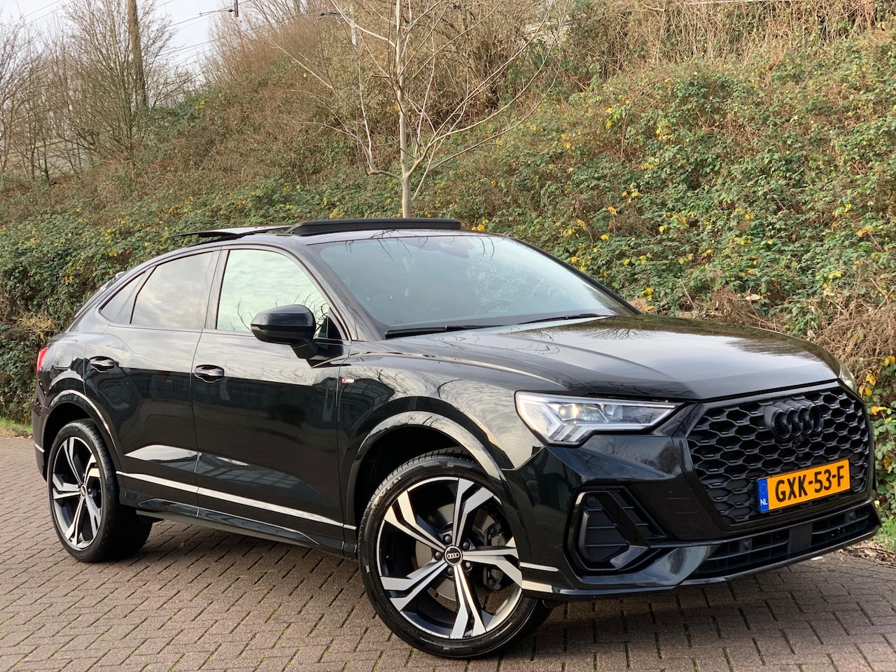 Audi Q3 Sportback - 45 TFSI e S Edition 3x S-line|Black| Pano|Matrix LED| 21''|B&O| - AutoWereld.nl