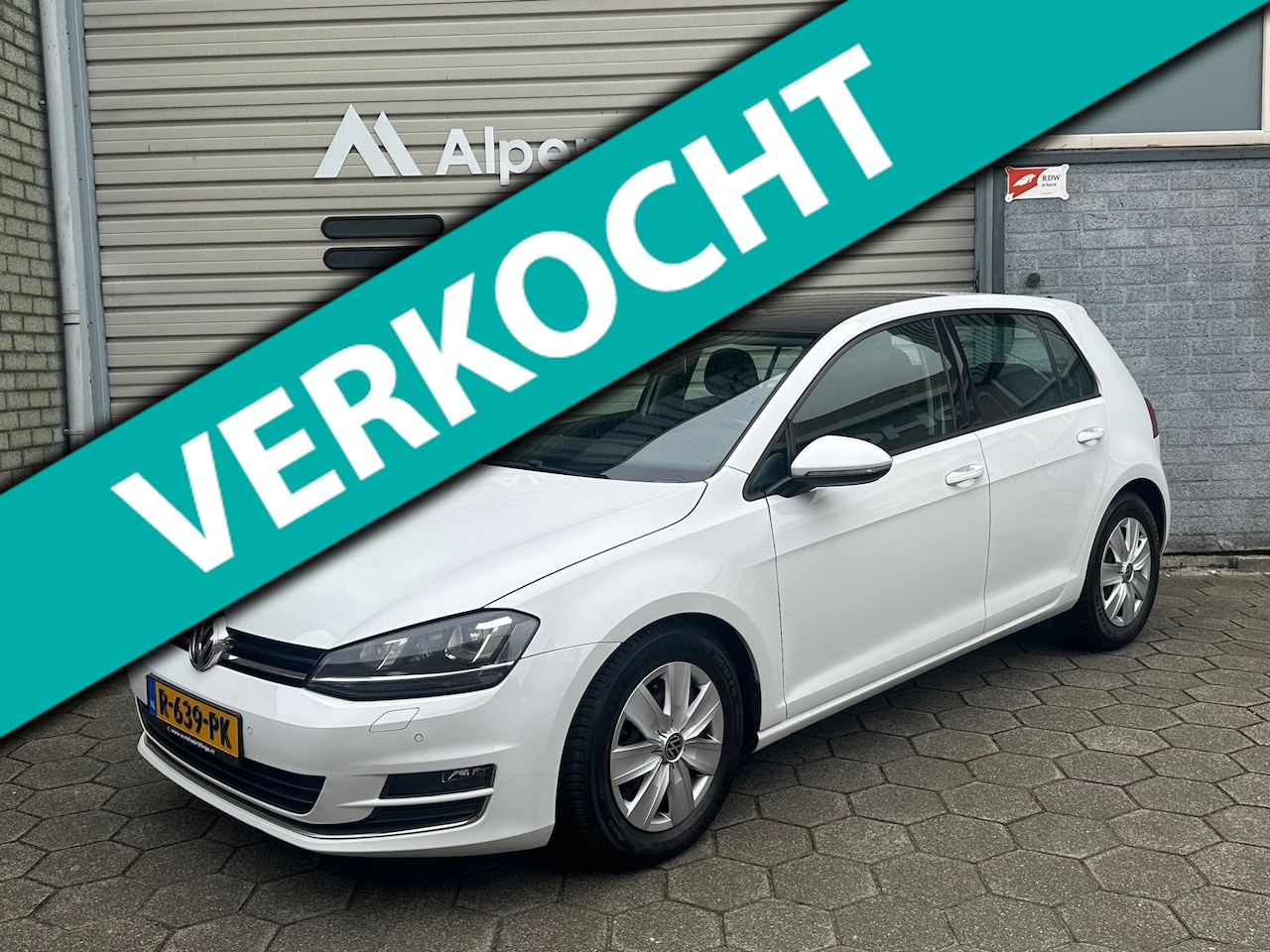 Volkswagen Golf - 1.4 TSI Highline PANO / Cruise controle / NAVI / Trekhaak / APK 09-2026 - AutoWereld.nl
