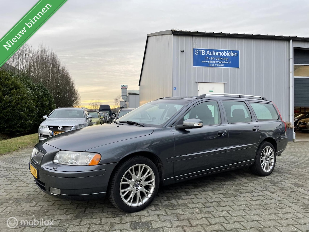 Volvo V70 - 2.4 Edition Sport 2.4 Edition Sport, Leder, Xenon, zeer netjes - AutoWereld.nl