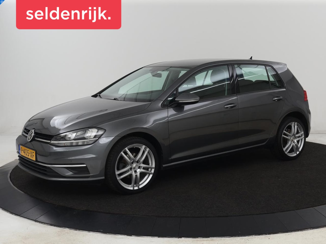 Volkswagen Golf - 1.0 TSI Comfortline | Trekhaak | Adaptive cruise | Navigatie | 18'' | Climate control | Pa - AutoWereld.nl