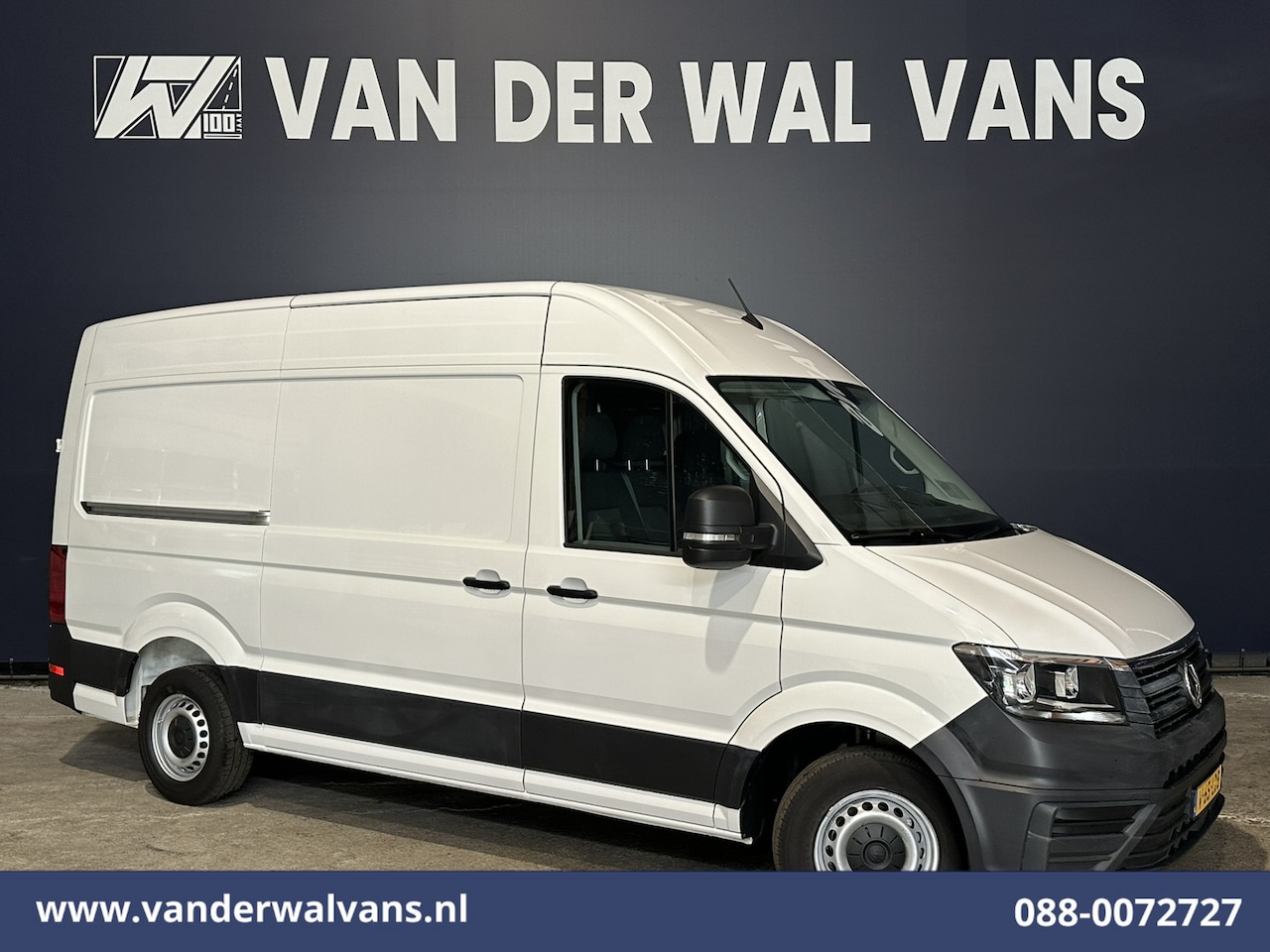 Volkswagen Crafter - 2.0 TDI 140pk L3H3 L2H2 Euro6 Airco | Camera | Apple carplay | Android auto bijrijdersbank - AutoWereld.nl