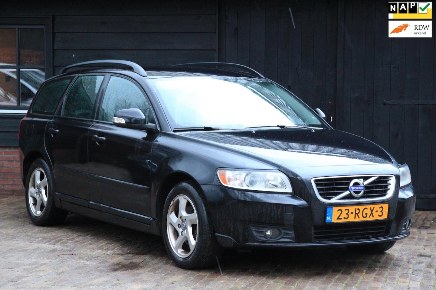 Volvo V50 - 2.0 Sport Navigatie/Parkeersensor/Cruise/Lmv - AutoWereld.nl