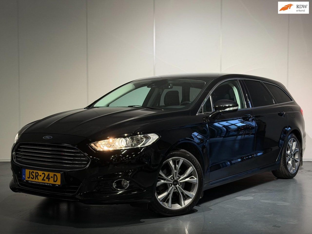 Ford Mondeo Wagon - 1.5 Titanium AUT /Clima/Cruise/CarPlay/PDC+Camera/Keyless/LaneAss/LMV - AutoWereld.nl