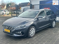 Hyundai i30 Wagon - 1.0 T-GDi MHEV Comfort / APPLE CARPLAY / STOEL-STUURVERWARMING / KEYLESS / CAMERA