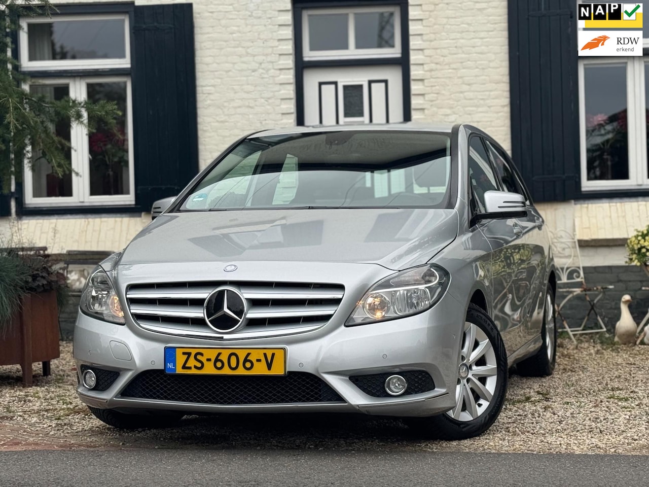 Mercedes-Benz B-klasse - 180 Prestige|Automaat|Stoelverwarming|Nette auto! - AutoWereld.nl