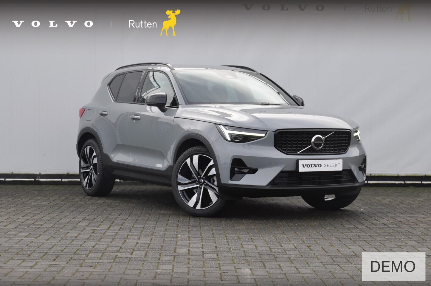 Volvo XC40 - B4 211PK Automaat Plus Dark / Adaptive cruise control / Elektrische stoelen / Harman Kardo - AutoWereld.nl