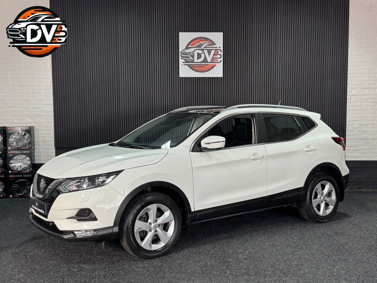 Nissan Qashqai - 1.3 DIG-T Tekna GLAZEN DAK CAR PLAY TREKHAAK LED CAMERA - AutoWereld.nl