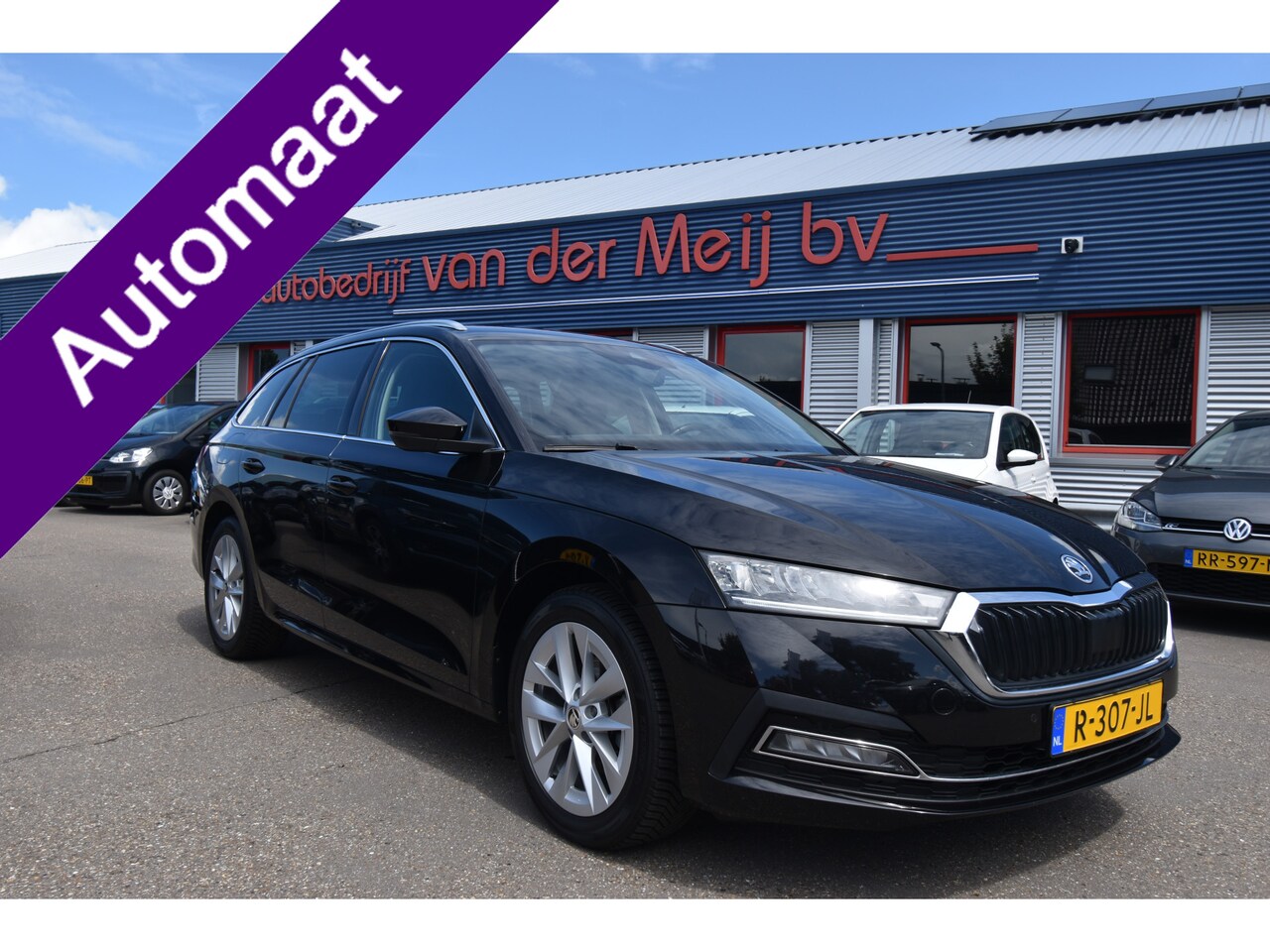 Skoda Octavia Combi - 1.0 e-TSI Business Edition 1.0 e-TSI Business Edition , NAVI , CR CONTR , LED KOPLAMPEN , LMV17 , PDC V+A , - AutoWereld.nl