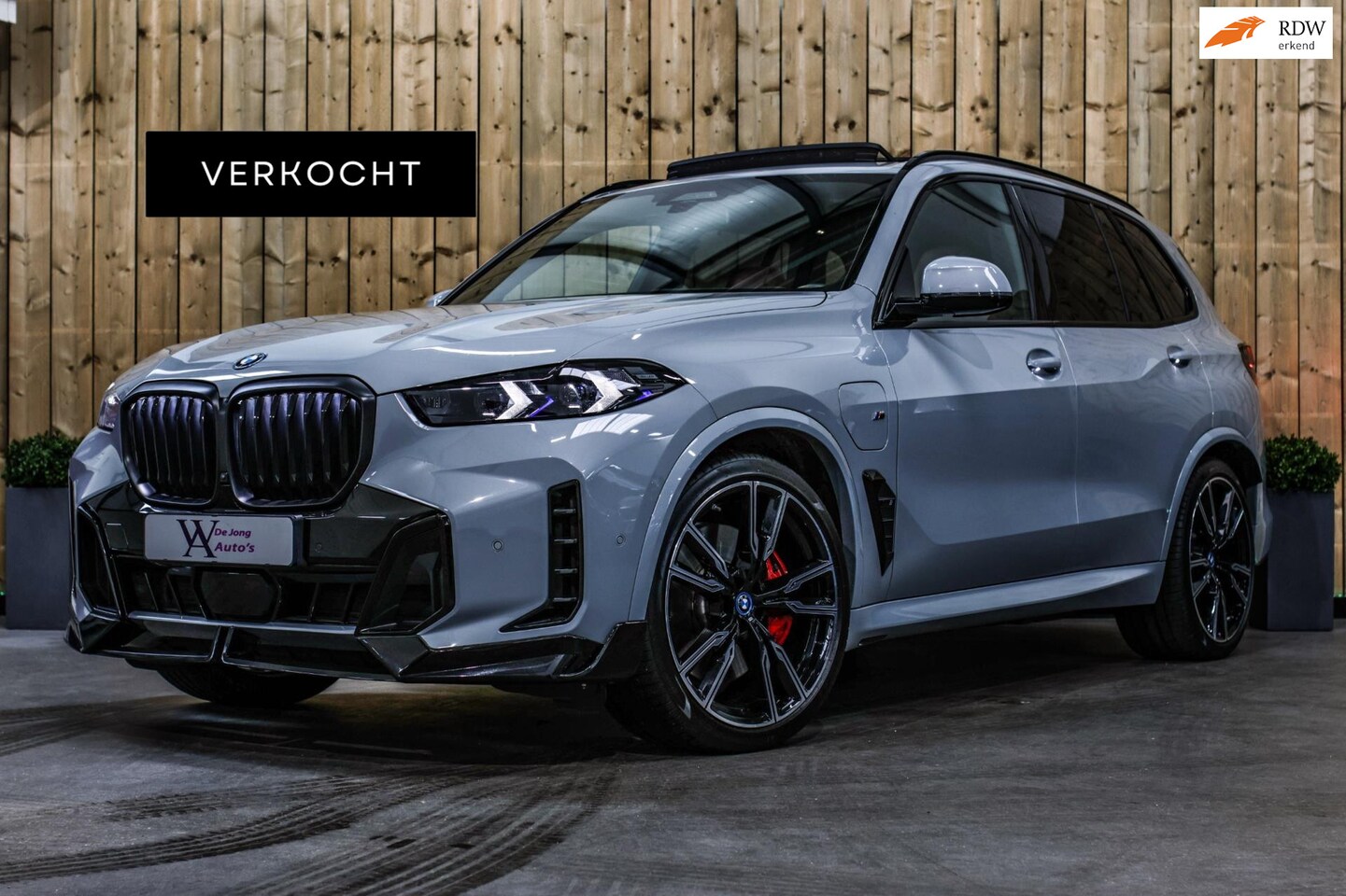 BMW X5 - XDrive50e M-Sport *Sky-Lounge*B&W*M-Stoelen*Soft-Close*Trekhaak* - AutoWereld.nl