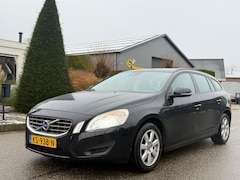 Volvo V60 - 2.0 D4 Momentum 2012 AUT Navi/Clima/Lmv