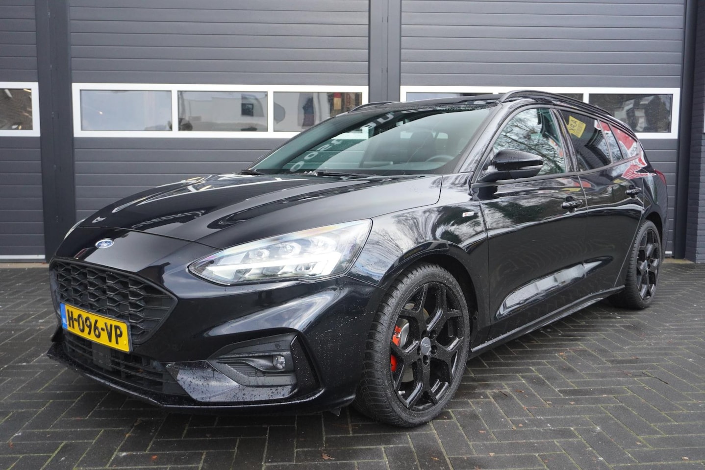 Ford Focus Wagon - 1.5 EcoBoost ST Line Aut/Camera/CC/Climate Control/Stoel-stuur verwarming/Park.sensoren - AutoWereld.nl