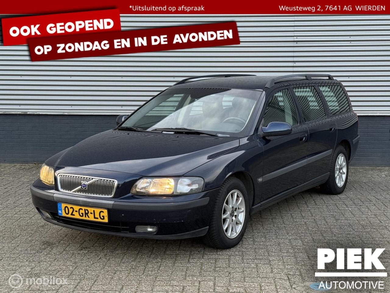 Volvo V70 - 2.4 Comfort Line APK NIEUW - AutoWereld.nl