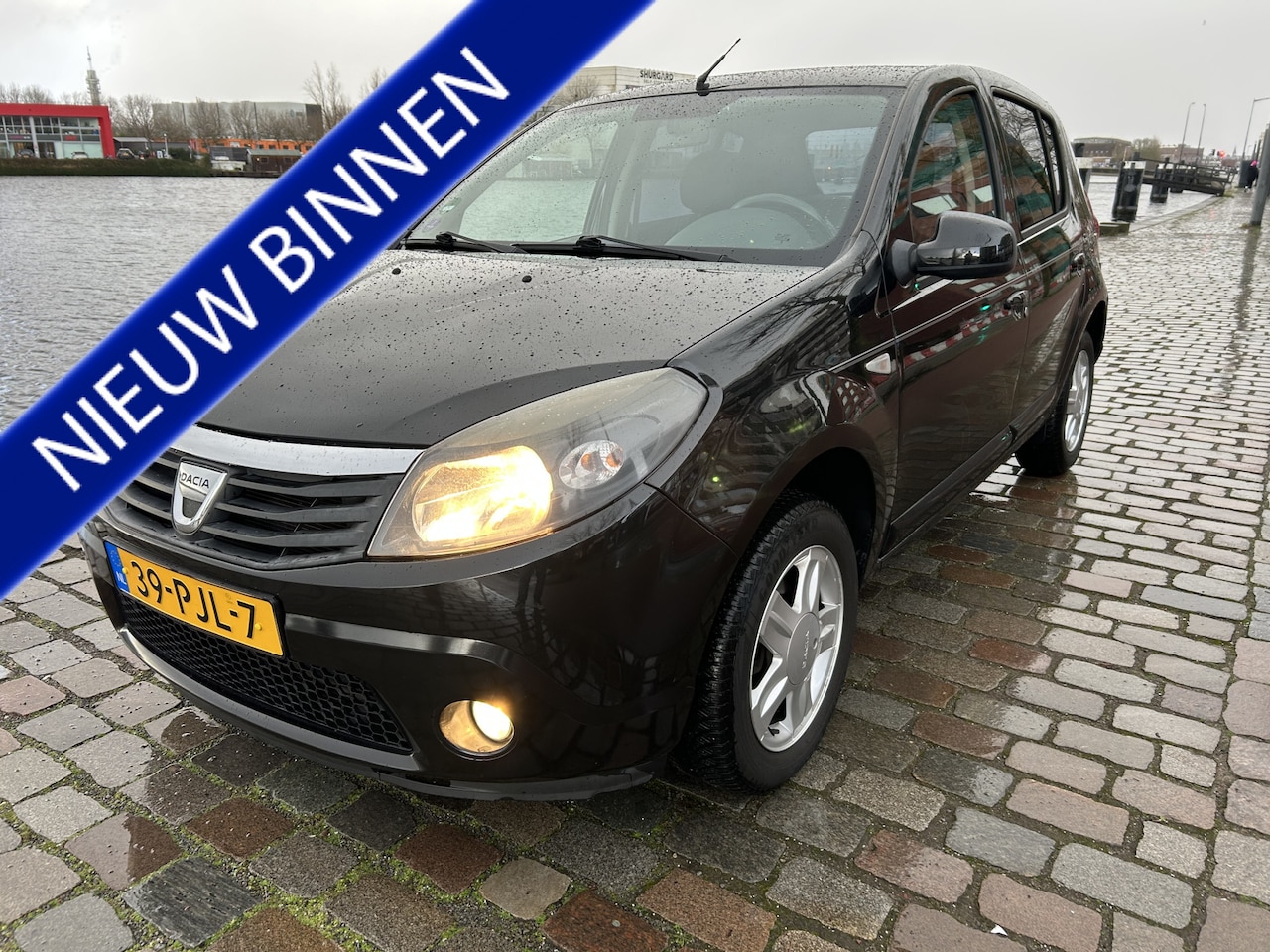 Dacia Sandero - 1.2 Blackline airco apk keurige auto - AutoWereld.nl