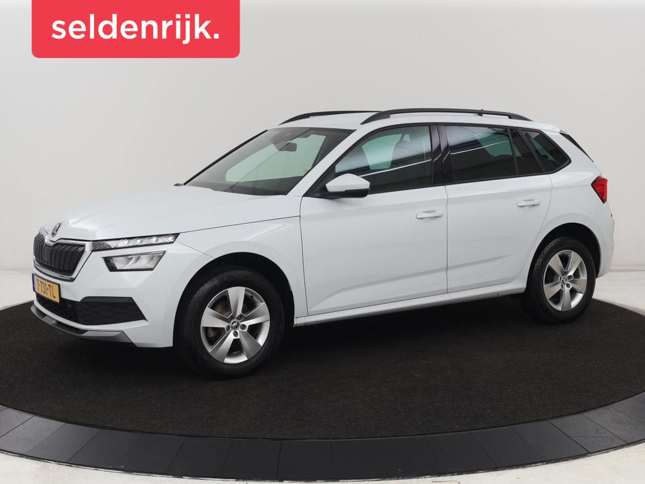 Skoda Kamiq - 1.0 TSI Sport | Carplay | Climate control | Parkeerhulp | Cruise control | Full LED | DAB - AutoWereld.nl