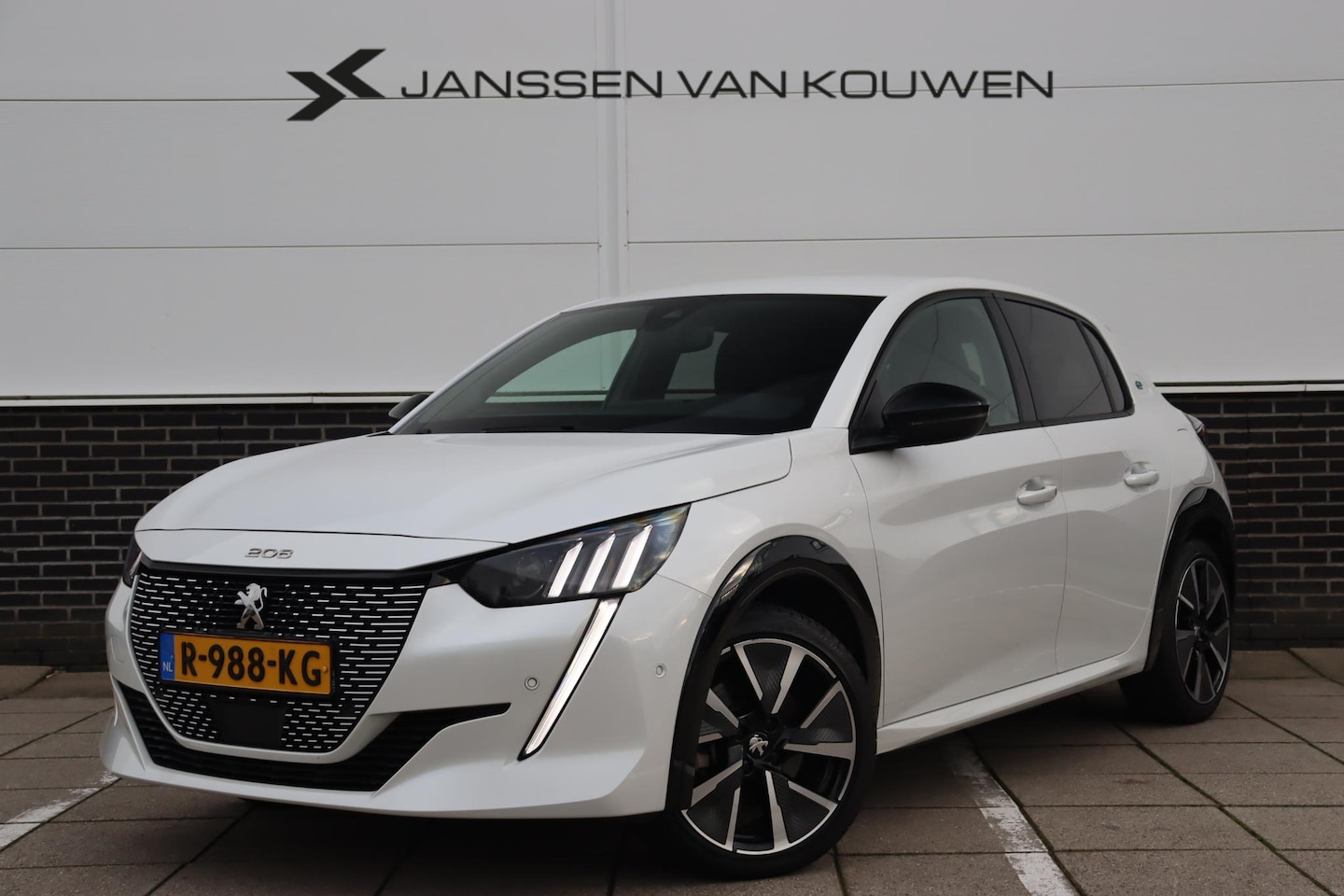 Peugeot e-208 - EV GT Pack 50 kWh Stoelverwarming / Adaptieve Cruise  /Clima Carplay / LED Koplampen - AutoWereld.nl