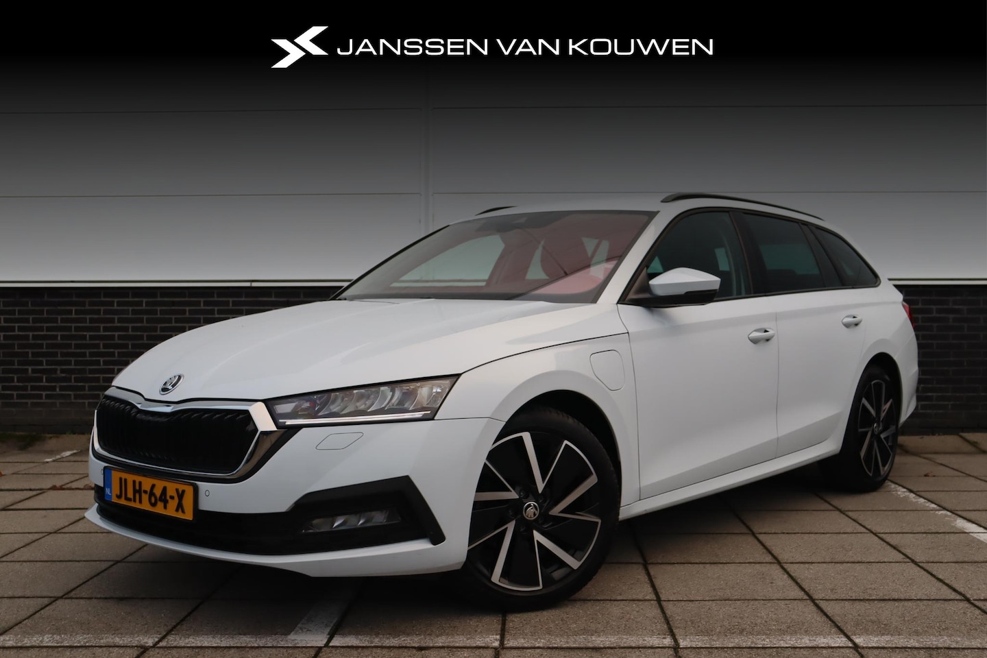 Skoda Octavia Combi - 1.4 TSI iV PHEV Business Edition * Stoelverwarming * Navi * Apple Carplay * 18" LMW *SOH 9 - AutoWereld.nl