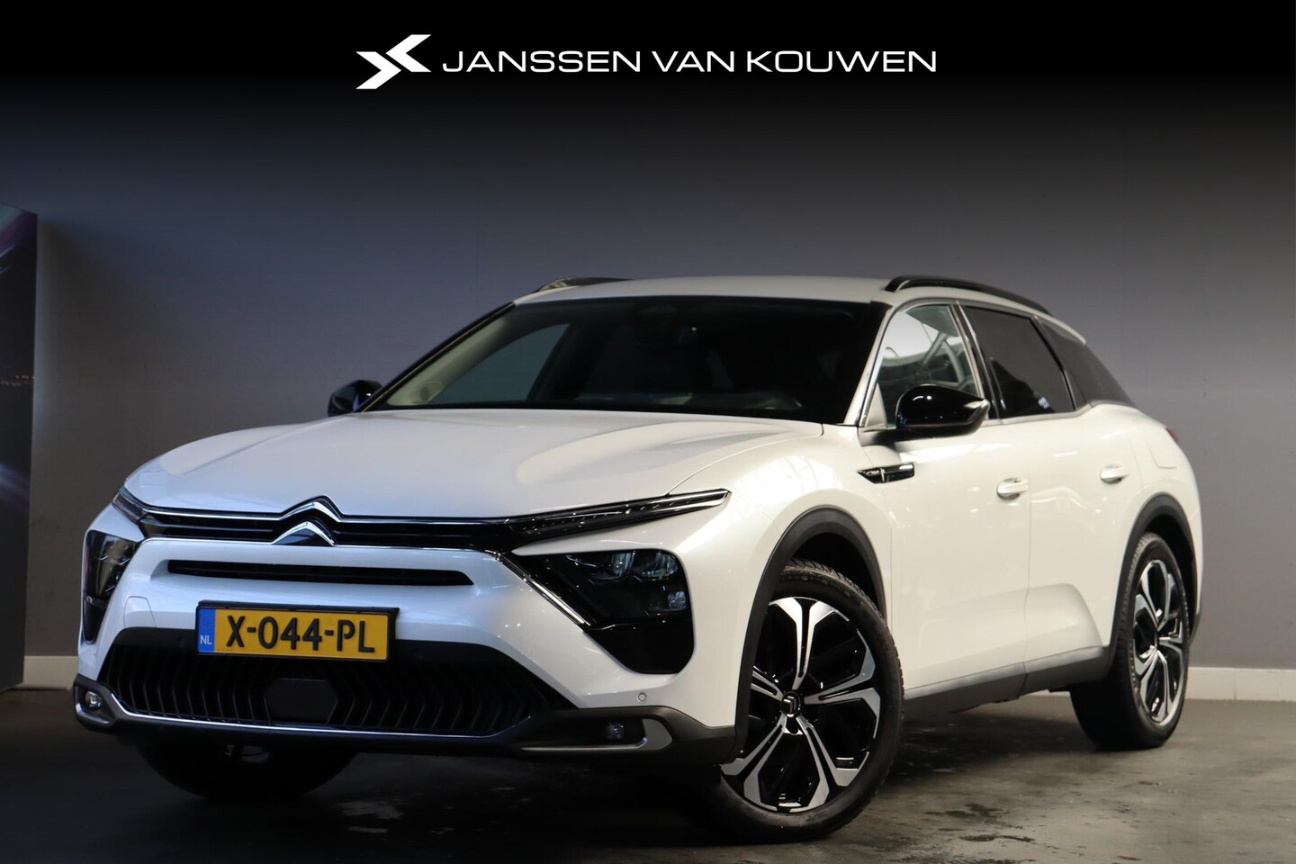 Citroën C5 X - 1.6 Plug-in Hybrid 180 Plus Leder Stuurverwarming Navigatie Achteruitrijcamera Carplay - AutoWereld.nl