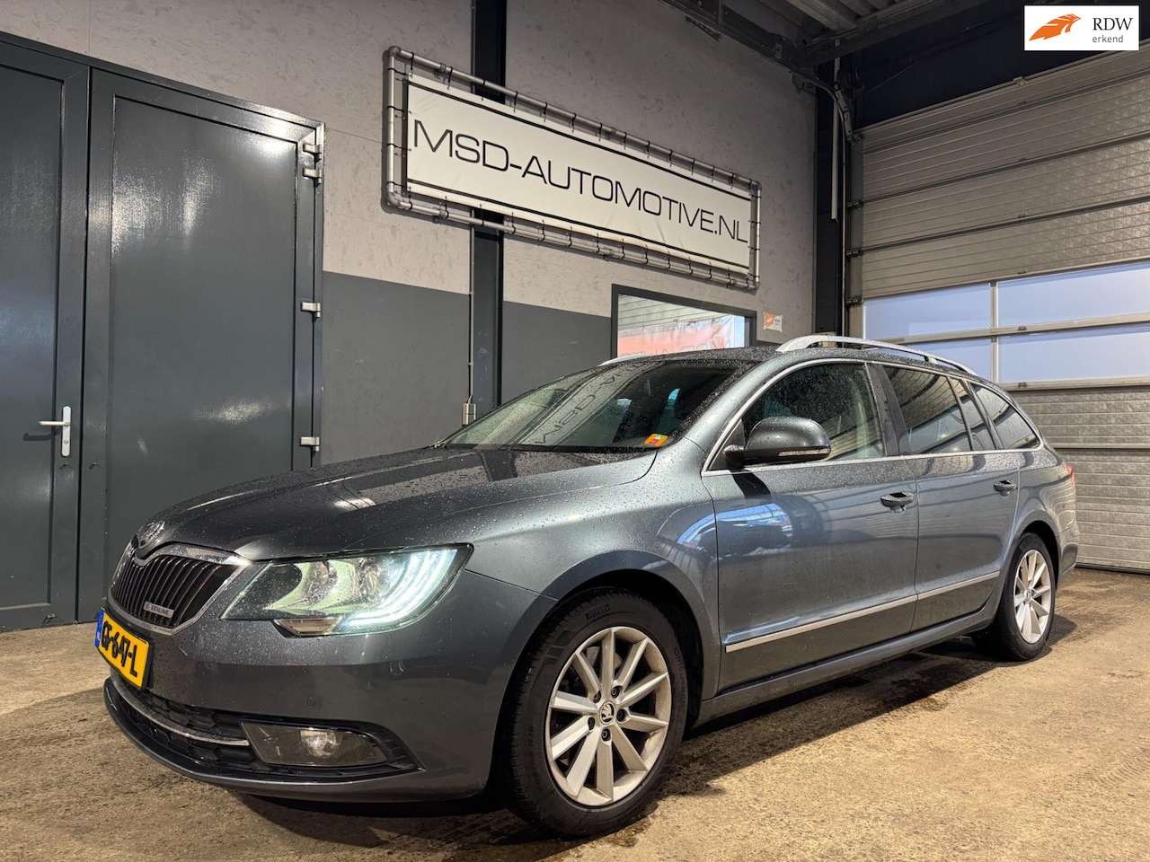 Skoda Superb Combi - 1.6 TDI Champs Elysees|NL Auto|Trekhaak|FACELIFT|LED! - AutoWereld.nl