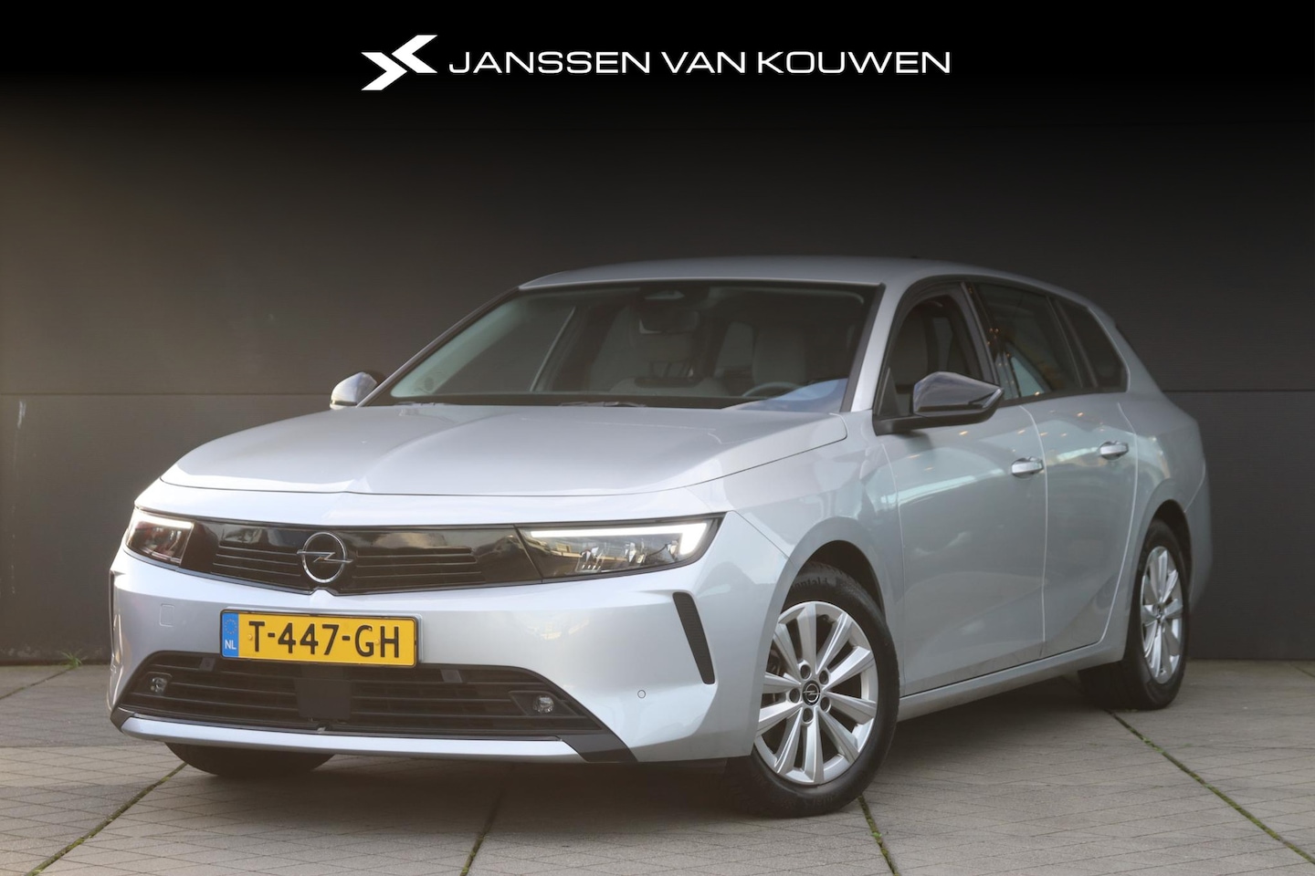 Opel Astra Sports Tourer - 1.2 Edition / Apple CarPlay / Achteruitrijcamera / Parkeersensoren - AutoWereld.nl