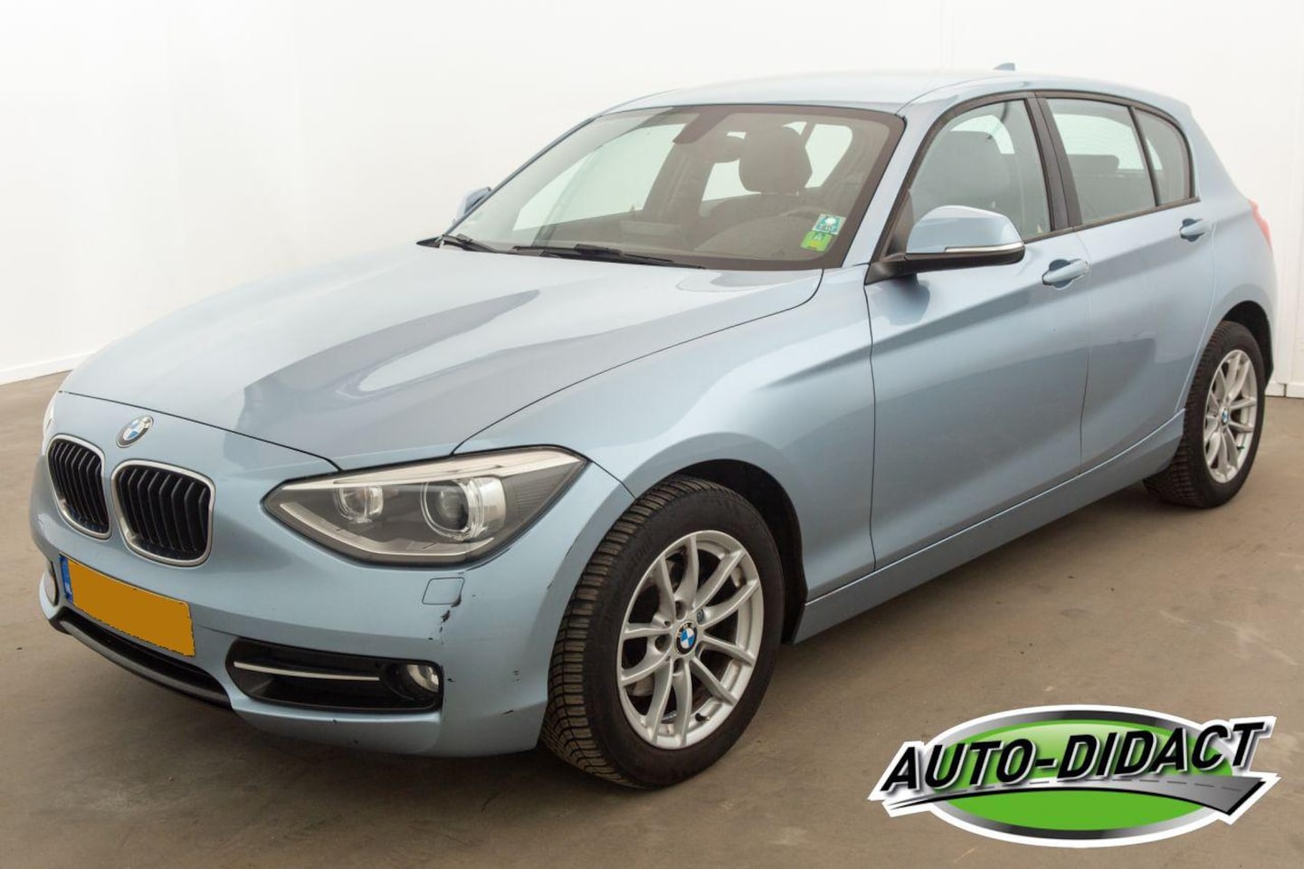 BMW 1-serie - 116i Automaat Leder Clima Navi High Executive - AutoWereld.nl