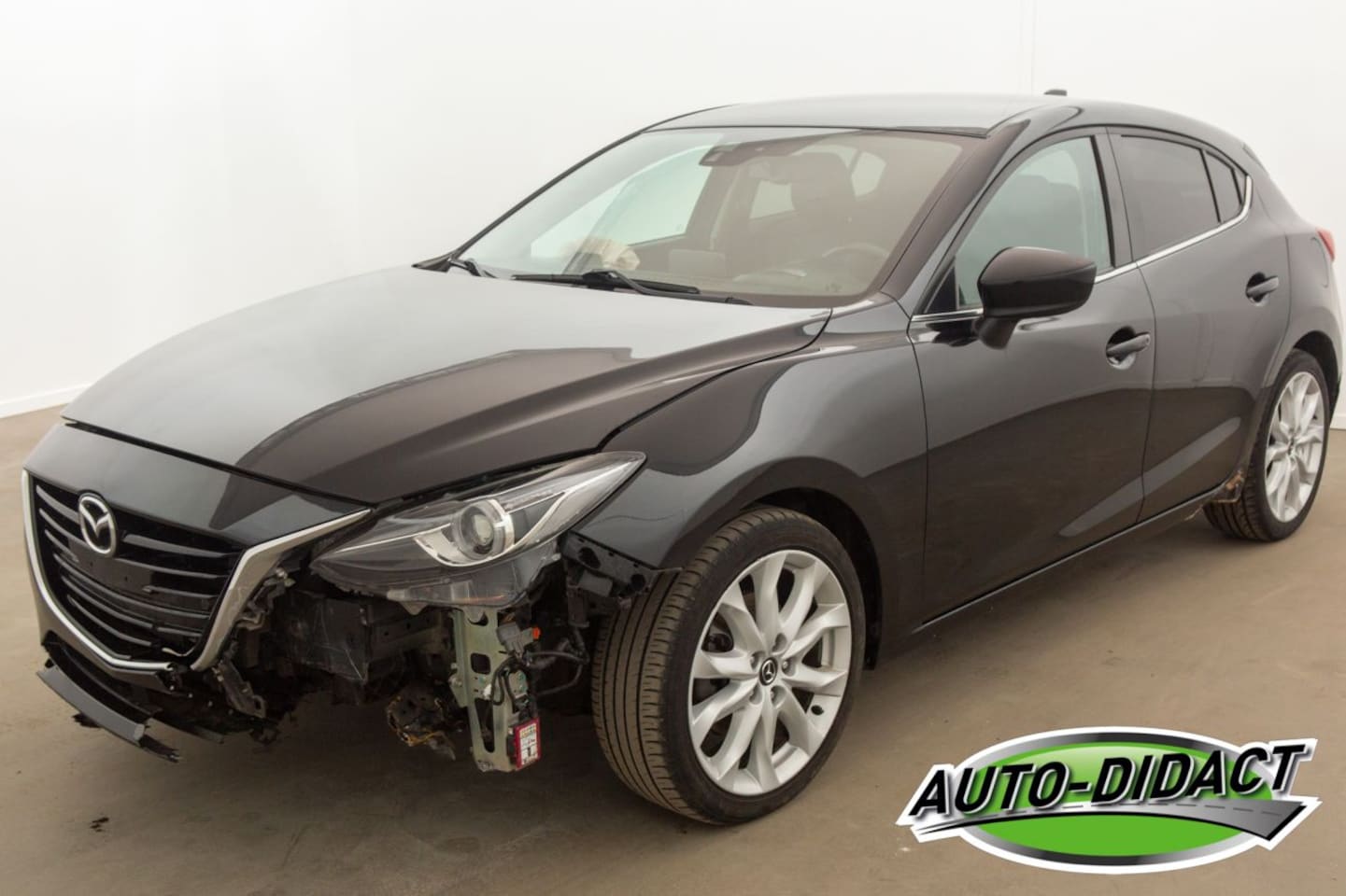 Mazda 3 - 2.0 Clima Navi Leder 94.193 km - AutoWereld.nl