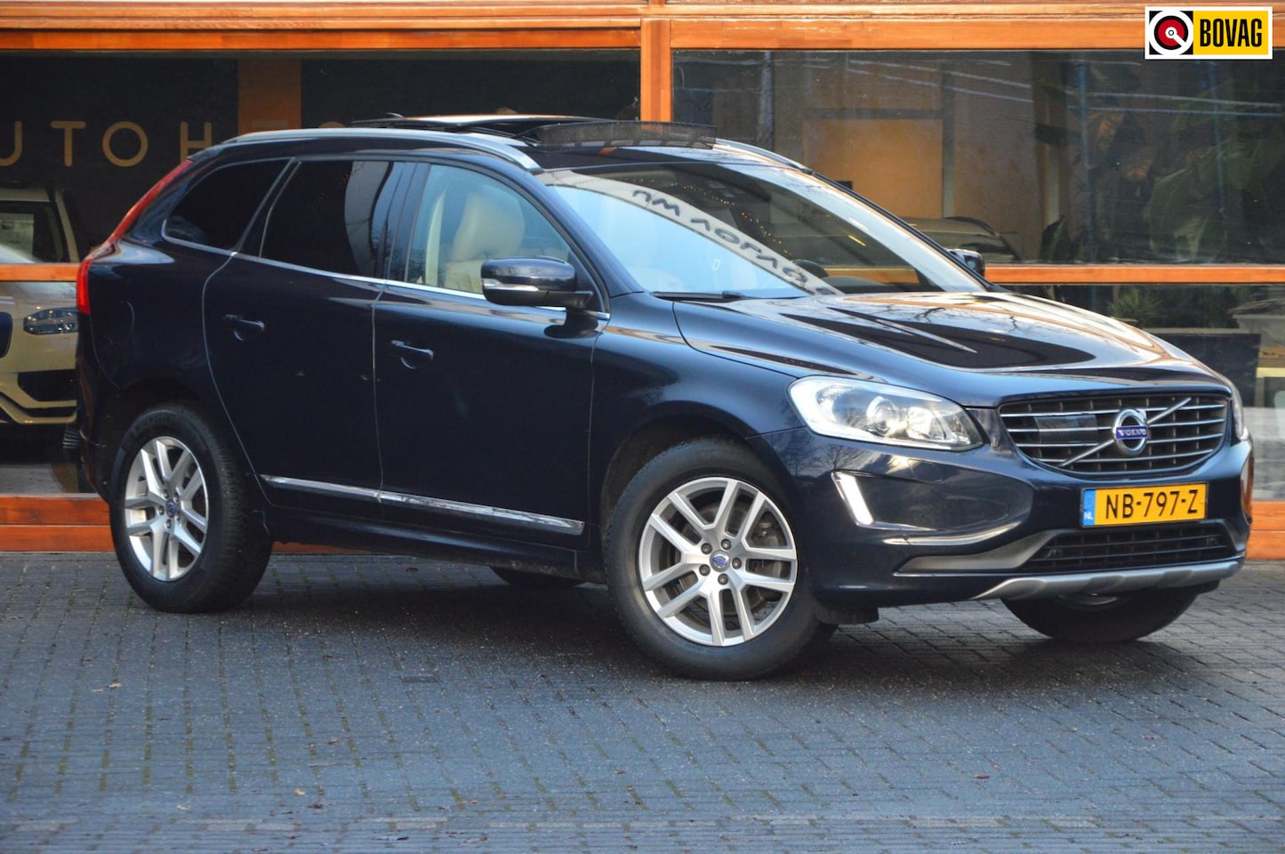 Volvo XC60 - T5 Polar+ | Adaptive Cruise | Camera | Trekhaak | Standkachel + VOC |Stoelverwarming | Ele - AutoWereld.nl
