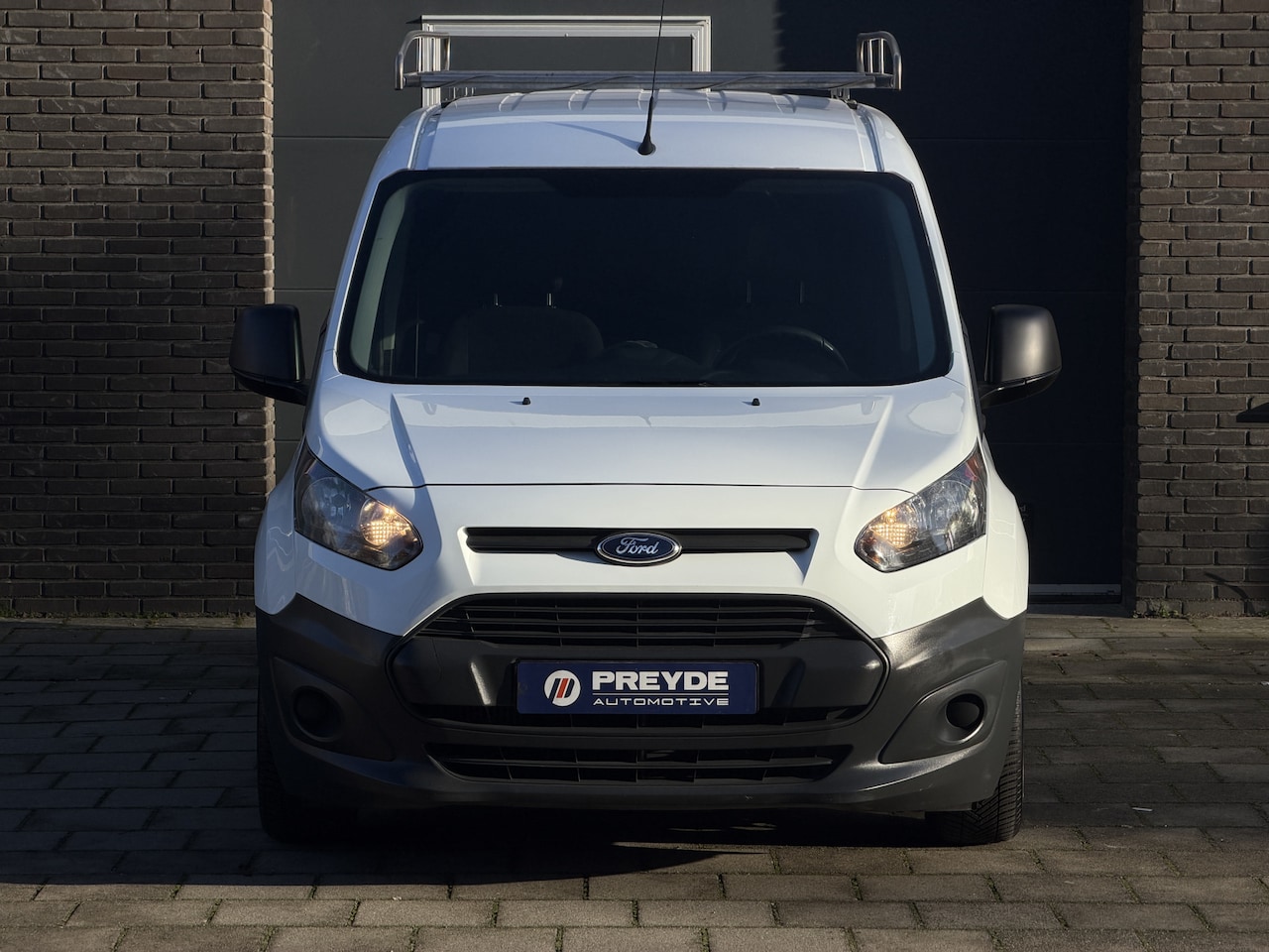 Ford Transit Connect - 1.0 Ecoboost L1 Ambiente Volledige historie, Imperial, Als nieuw! - AutoWereld.nl