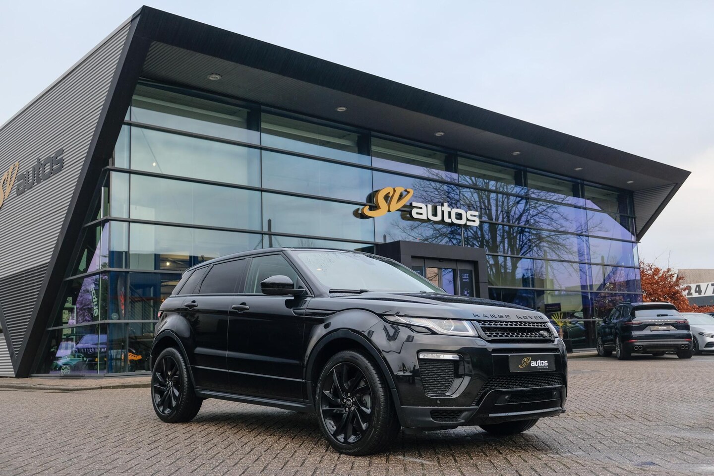 Land Rover Range Rover Evoque - 2.0 TD4 180pk HSE Dynamic Panoramadak Trekhaak Black pack Cruise Clima Stoelverwarming - AutoWereld.nl
