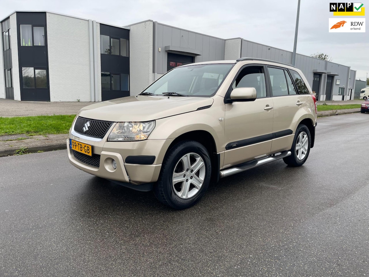 Suzuki Grand Vitara - 2.0-16V Exclusive Clima 4 aandrijving AFN Trekhaak - AutoWereld.nl