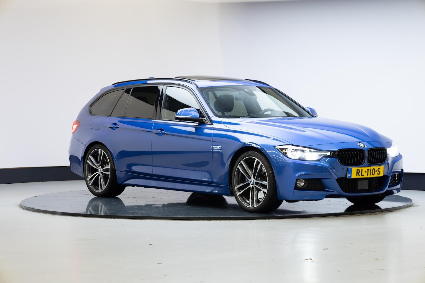 BMW 3-serie Touring - 320i Corporate Lease High Executive 320i Corporate Lease High Executive - AutoWereld.nl