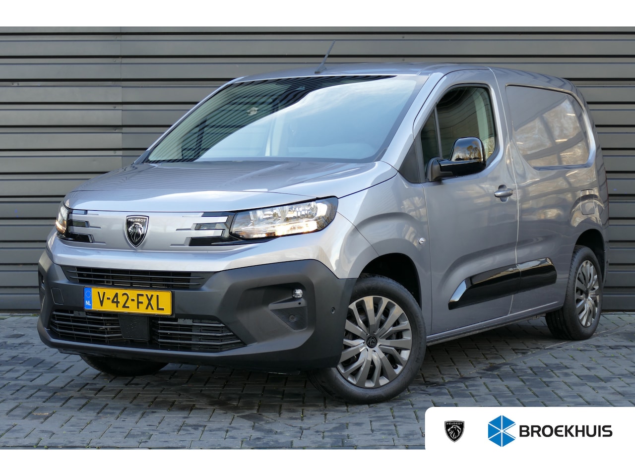 Peugeot Partner - 1.5 BLUEHDI 100PK L1H1 / NAVI / LED / CLIMA / PDC / CAMERA / TREKHAAK / KEYLESS / WINTERPA - AutoWereld.nl