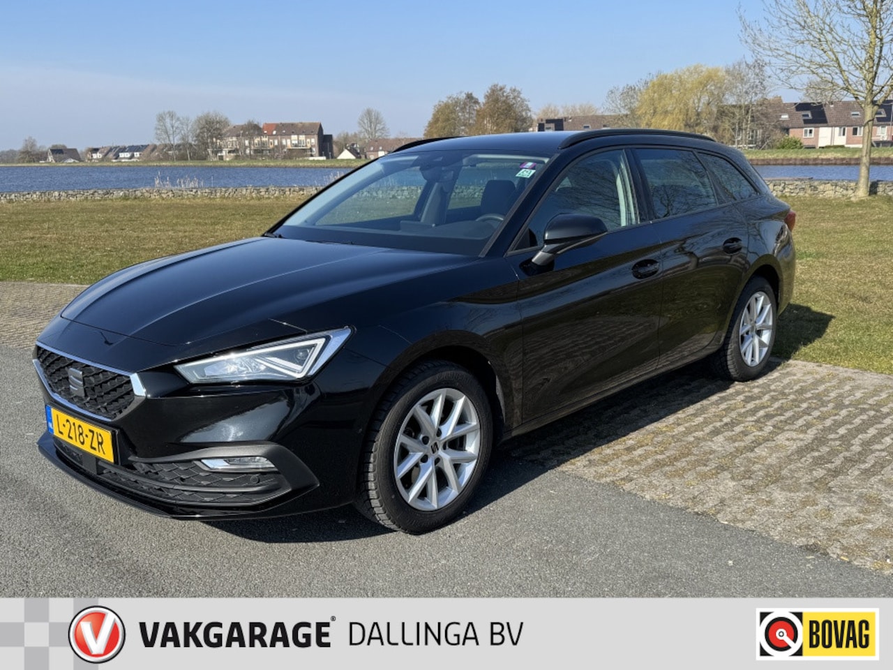SEAT Leon Sportstourer - 1.0 eTSI Style Business intens | Camera | Carplay - AutoWereld.nl