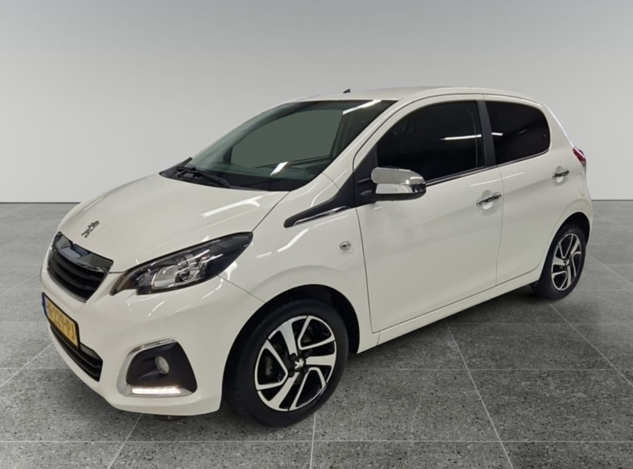 Peugeot 108 - 1.0 e-VTi Allure NIEUWSTAAT 12Mnd. Gar. Camera - AutoWereld.nl