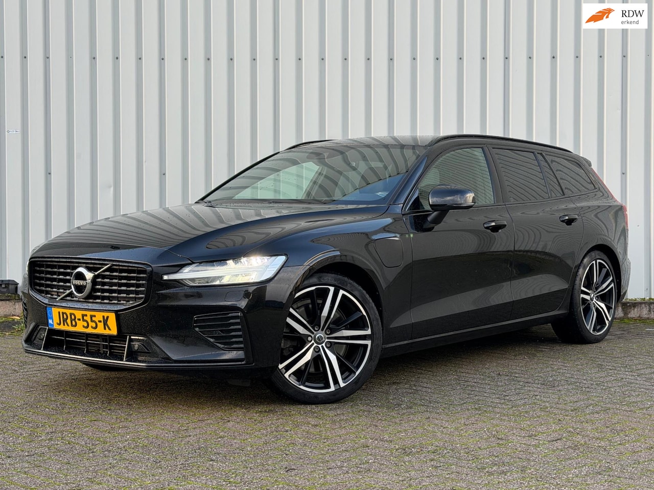 Volvo V60 - 2.0 T6 Recharge AWD R-Design|SOH 93%|Stoelverwarming|Memory|Trekhaak - AutoWereld.nl