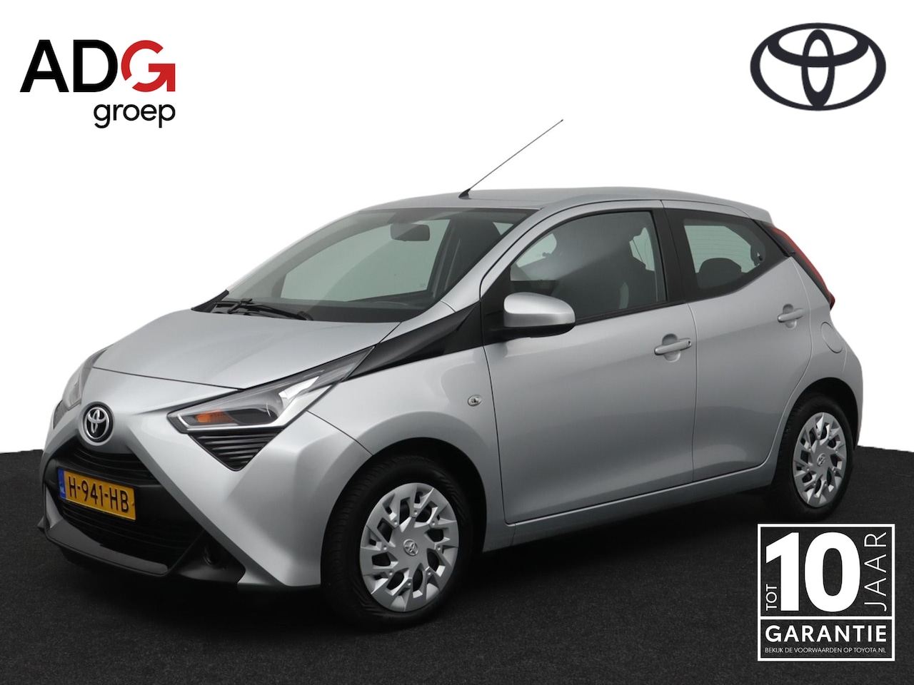 Toyota Aygo - 1.0 VVT-i x-play | Airco | Parkeercamera | Apple carplay - Android auto | - AutoWereld.nl