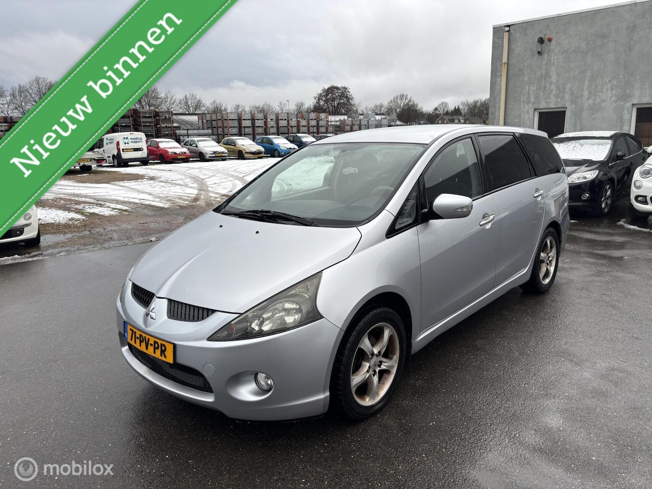 Mitsubishi Grandis - 2.4-16V Intense automaat 7 persoons - AutoWereld.nl