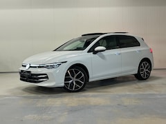 Volkswagen Golf - 1.5 eTSI 50 Edition | PANO | IQ LIGHTS | CAMERA | HUD | MILD HYBRIDE