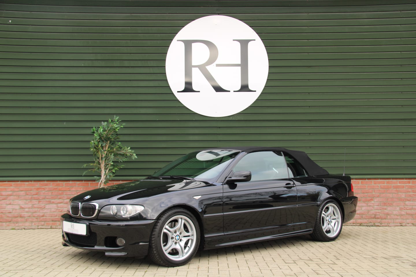 BMW 3-serie Cabrio - E46 330Ci Automaat M Sportpakket - 100dkm - Sommerfahrzeug - AutoWereld.nl